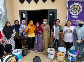 Edukasi BUDIKDAMBER oleh Mahasiswa KKN-T IPB di Kota Pontianak sebagai salah satu solusi ketahanan pangan keluarga dimasa pandemi COVID-19