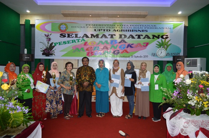 SEMARAK FUN WEEKEND WITH ALOEVERA UPTD AGRIBISNIS  GELAR LOMBA MERANGKAI BUNGA
