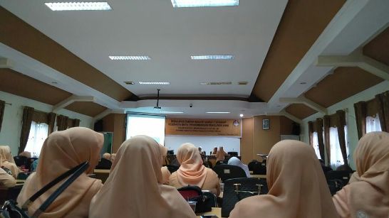 PENYULUHAN PENGARUH GADGET PADA KESEHATAN MATA ANAK BERSAMA DHARMA WANITA PERSATUAN GABUNGAN  KOTA PONTIANAK