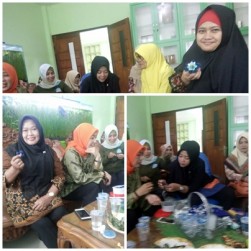 MEMBUAT KERAJINAN TANGAN DARI KAIN PERCA DILINGKUNGAN DHARWA WANITA PERSATUAN DINAS PANGAN PERTANIAN DAN PERIKANAN KOTA PONTIANAK