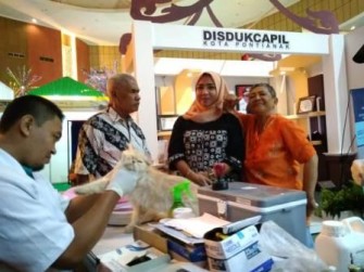STAND INOVASI DINAS PANGAN PERTANIAN DAN PERIKANAN KOTA PONTIANAK RAMAI OLEH ANTREAN PASIEN VAKSINASI RABIES DAN PENGOBATAN