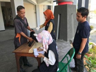 KEMBALI GELAR VAKSINASI KELILING PASCA LEBARAN, 30 EKOR ANJING DIVAKSIN
