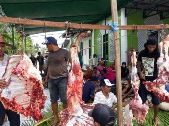 PENGAWASAN PEMOTONGAN TERNAK QURBAN DI KOTA PONTIANAK TAHUN 2017 BERJALAN LANCAR